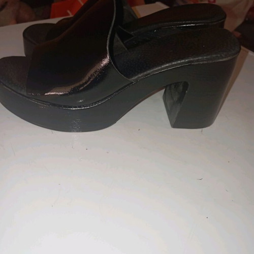Sandals No37 black like new with 9 cm heel