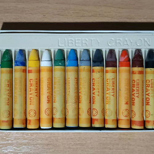 Vintage Liberty Jumbo Crayon 12 colors like new