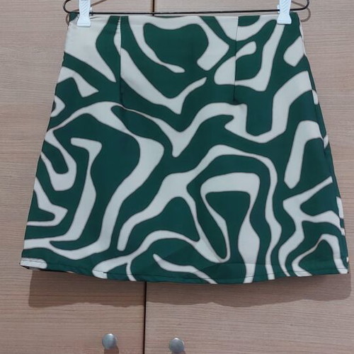 Mini skirt high waisted emerald abstract pattern like new