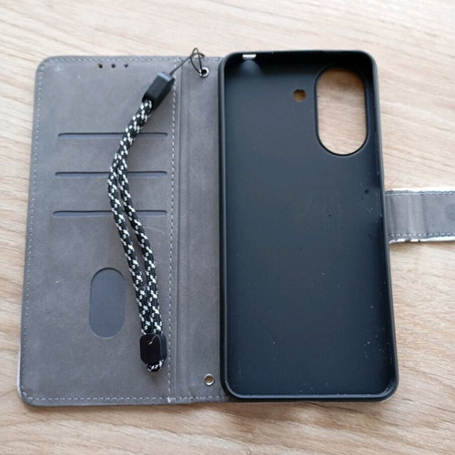 Pococ65 phone case like new