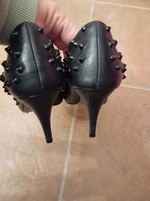 Zara black pumps like new with studs size 39