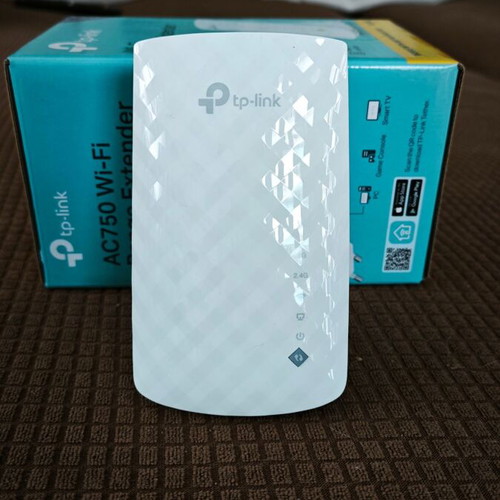 TP-Link RE200 AC750 Wi-Fi Range Extender like new, dual band