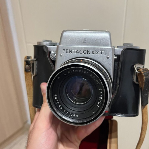 Pentacon Six TL used with Carl Zeiss Biometar 80mm f2.8 and TTL Prism Finder