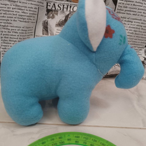Set of 2 plush toys, cat and elephant