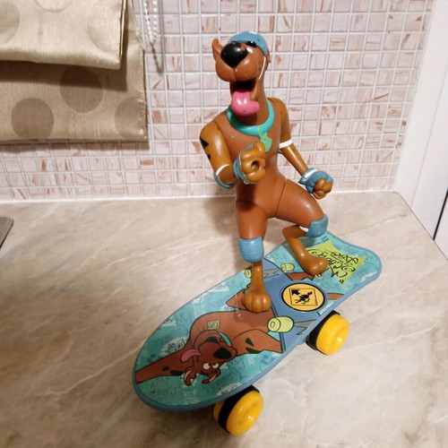 Φιγούρα Scooby Doo on skateboard σαν καινούργιο συλλεκτικό
