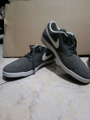 Nike SB athletic shoes grey new, size 44.5