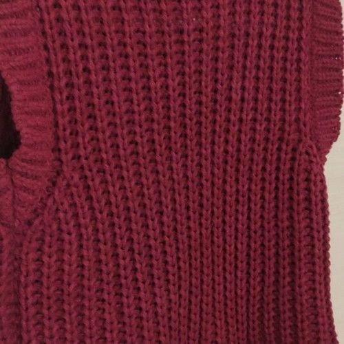 Knitted vest with gold buttons like new, burgundy, size M