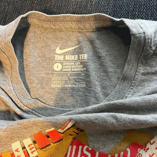 Nike T-Shirt used, size Small, gray