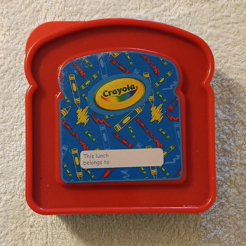 Crayola Kids' Sandwich Container new, 12x12.5x4 cm