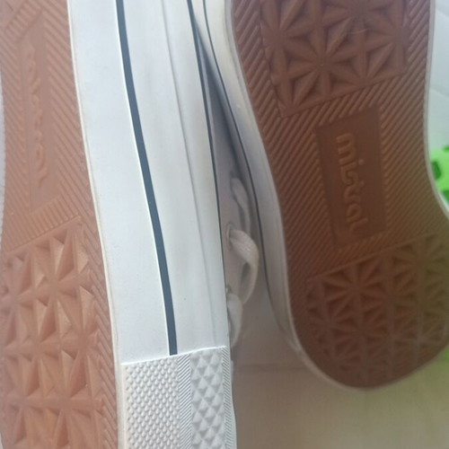 Sneakers unisex white size 41 new shoes