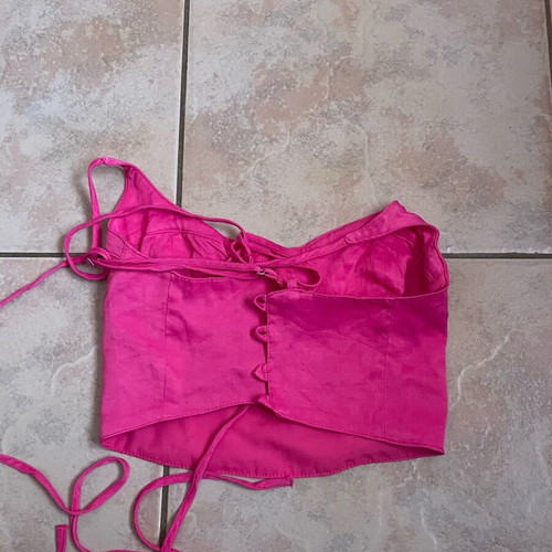 Fuchsia top used Bershka size M with defect