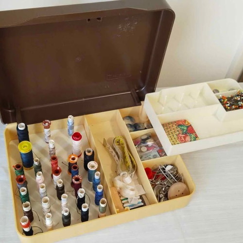 Plastic Sewing Box like new with threads and accessories