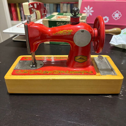 Vintage Mini Russian Children's Sewing Machine like new, 1970s
