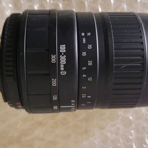 Sigma AF-D zoom lens 100-300mm Nikon mount like new