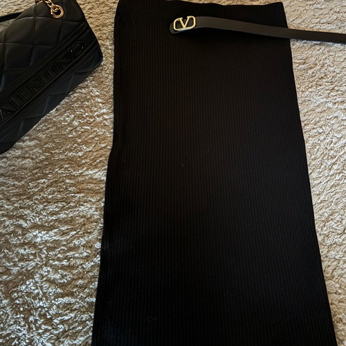 H&M black skirt new, size M 38 10 without belt