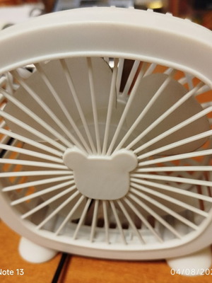 Usb table fan like new, small and discreet