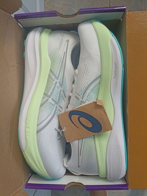 Asics GEL-Kayano 33 running shoes new, sizes 45 and 46.5, grey-yellow