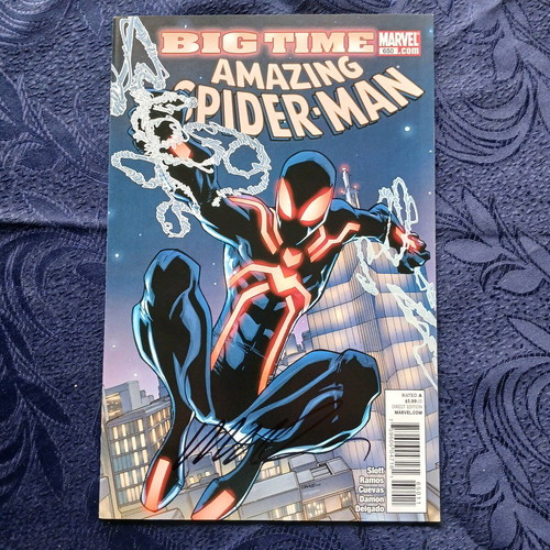 Amazing Spider-man #650 like new with signature, Marvel Comics 2010