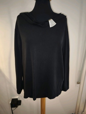Women's black blouse used with metal decorative element on shoulder, size XL