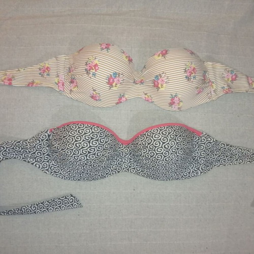 Strapless bikini tops set of 2 like new, cup B, size M