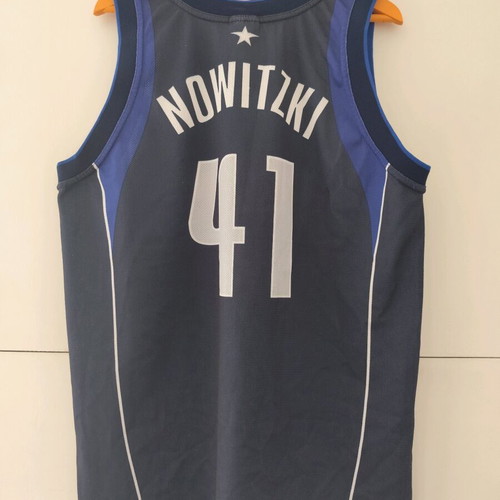 Dallas Mavericks NBA jersey Dirk Nowitzki used, size XL