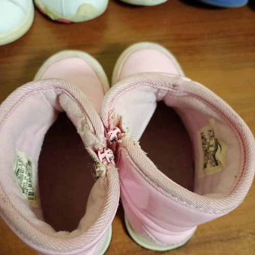Puma kids boots like new, size 25