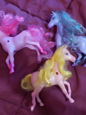 Barbie Pegasus like new, missing wings