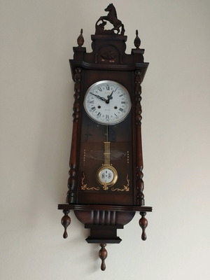 Vintage wall clock pendulum like new, wooden, 31 day mechanism
