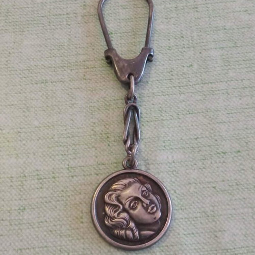 Santé Vintage Double-Sided Metal Keychain 1990s used
