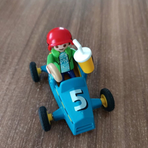 Playmobil no 5382 figure like new with extra accessories