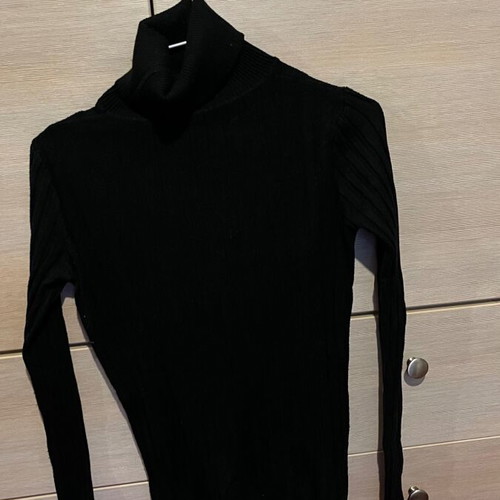 Black H&M blouse extra small like new
