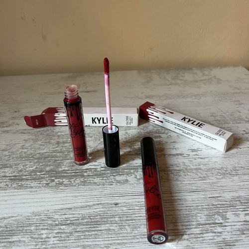 Matte red lipstick new with chocolate scent