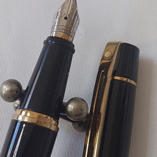 Sheaffer 300 Gloss Black Pen used with scratches