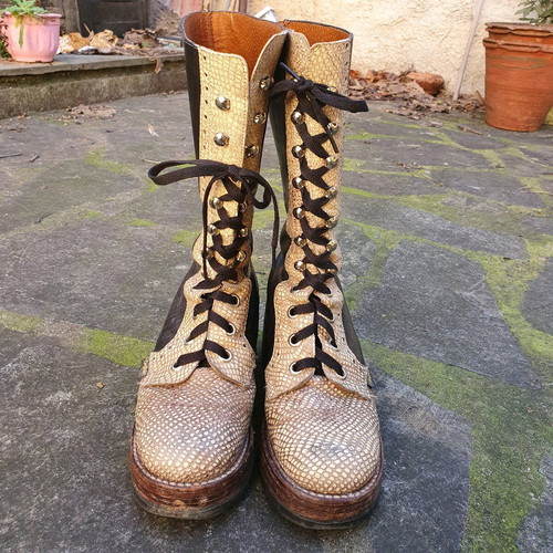 Buffalo vintage 90s/Y2K leather boots used, black with snake detail