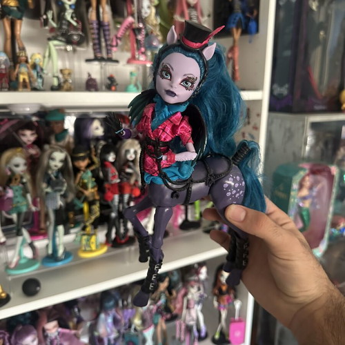 Monster High Avea Trotter doll, Freaky Fusion