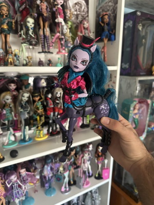 Monster High Avea Trotter doll, Freaky Fusion