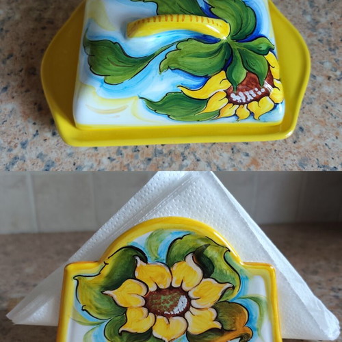 Deruta Italy Maiolica Butter Dish with Lid and Napkin Holder