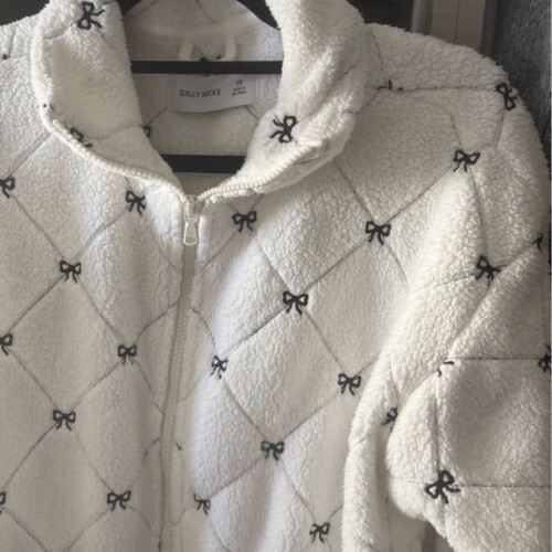 Gilly Hicks fleece jacket new, size XS, black and white