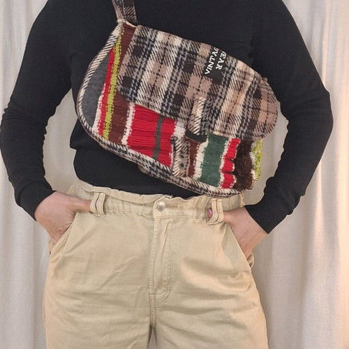 Hobo bag crossbody multicolored like new