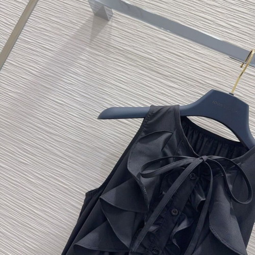 Louis Vuitton black summer dress size M like new with ruffles