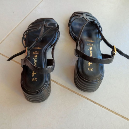 Tamaris women's sandals size 39, black, used, 45mm heel