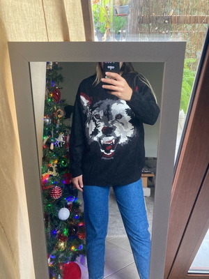 Zara sweater with wolf print used, size M, black and gray