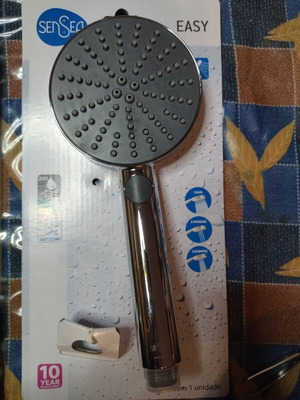 Sensea Easy Shower Head like new, 3 flow settings, easy clean system