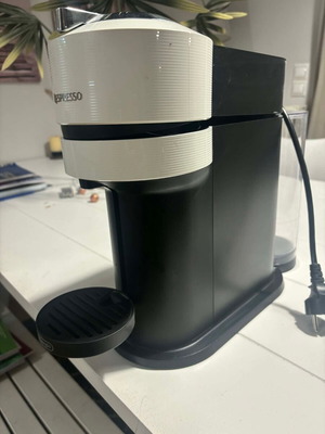 Nespresso Vertuo (Delonghi) coffee machine like new