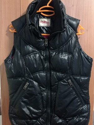 O'Neill sleeveless women's jacket large like new, black