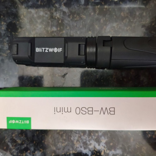 DJI Osmo Pocket 2 like new with tripod and phone holder set