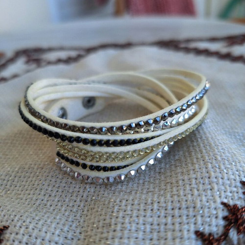 Multilayer bracelet used white with rhinestones