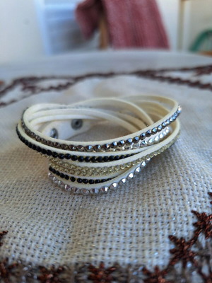 Multilayer bracelet used white with rhinestones
