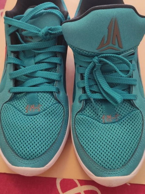 Nike athletic shoes used, size 41, turquoise