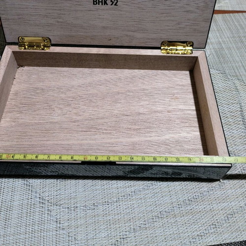 Cohiba Behike BHK52 cigar box new with velvet case